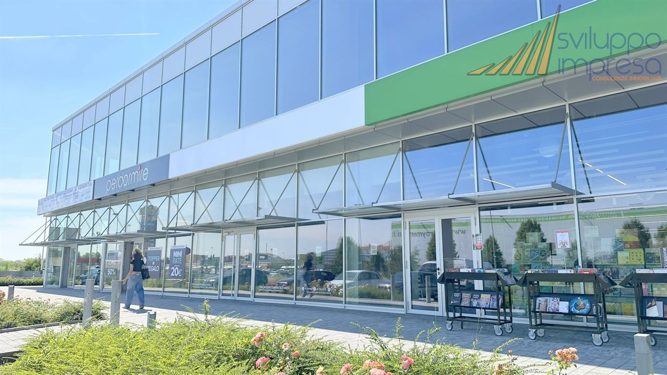 IMMOBILE COMMERCIALE IN AFFITTO A BUSNAGO