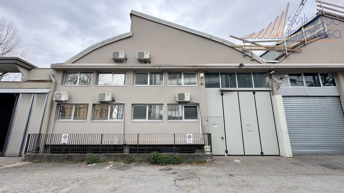 CAPANNONE IN VENDITA A CINISELLO BALSAMO