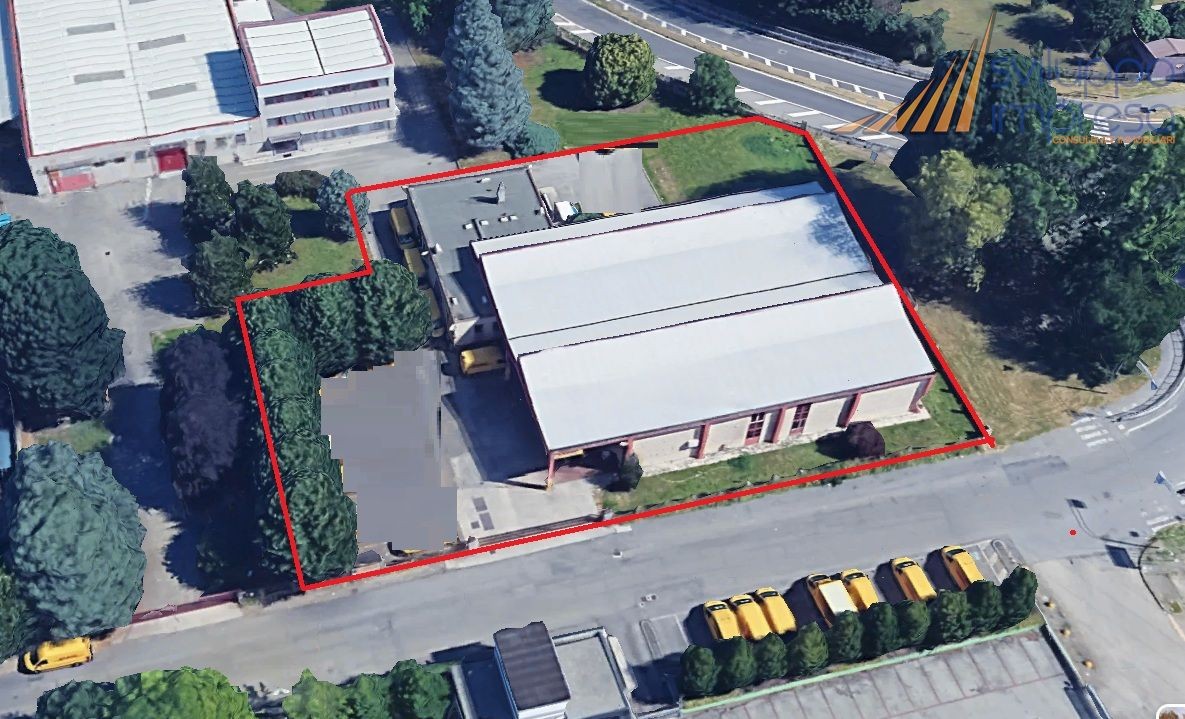 CAPANNONE CON UFFICI E AMPIO CORTILE IN AFFITTO A CAVENAGO DI BRIANZA