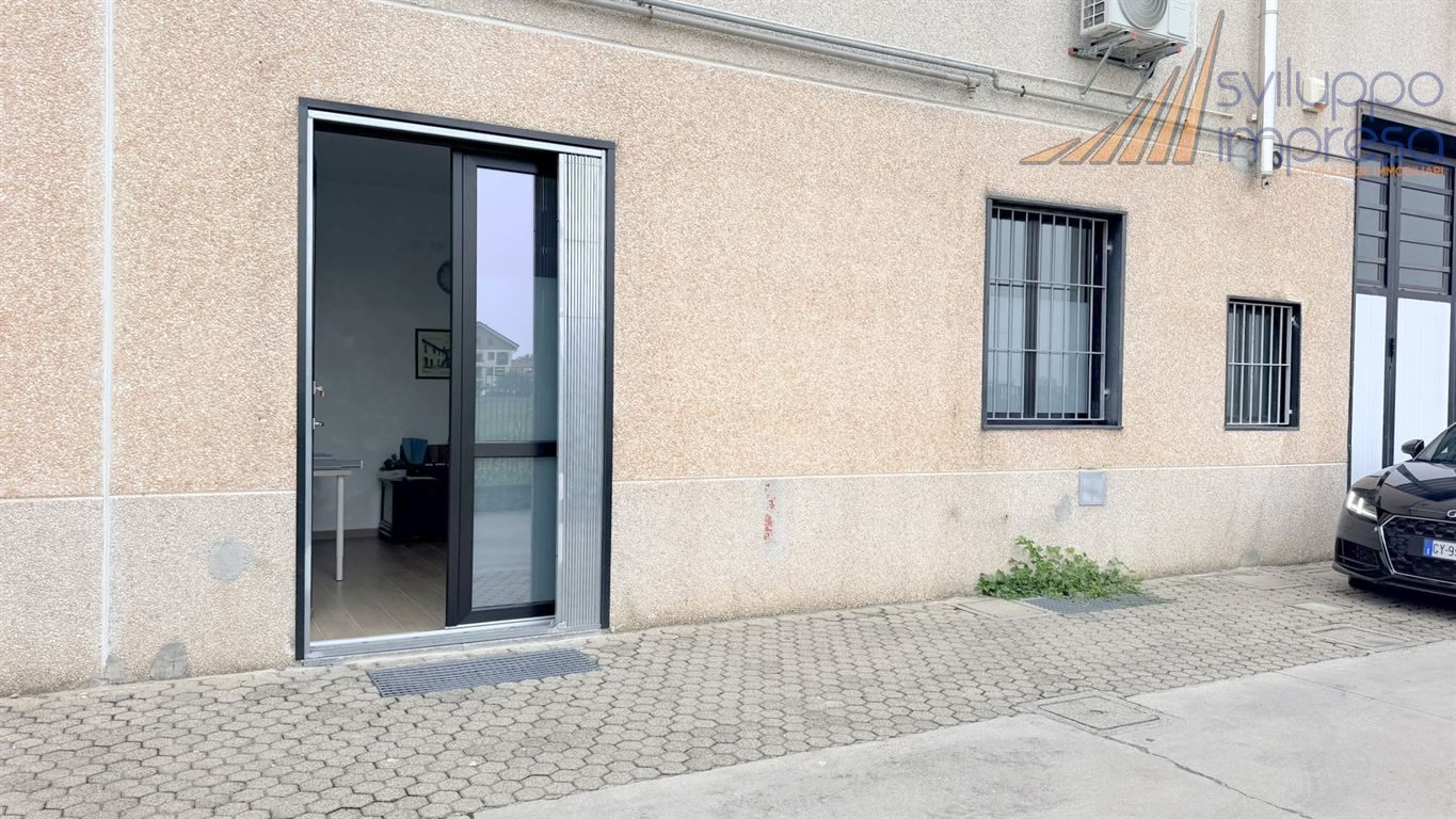 MONOLOCALE USO UFFICIO IN AFFITTO A BUSSERO