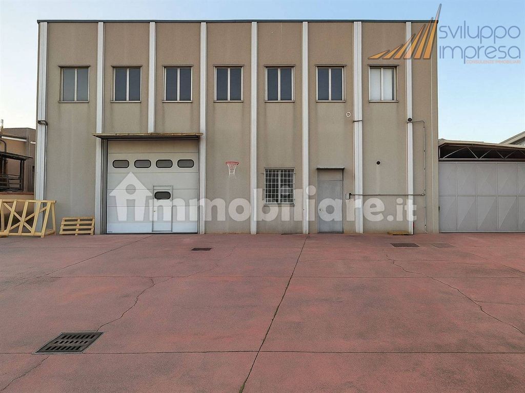 CAPANNONE IN VENDITA A NOVA MILANESE