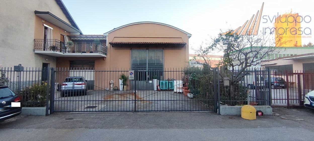 CAPANNONE IN AFFITTO A BRUGHERIO