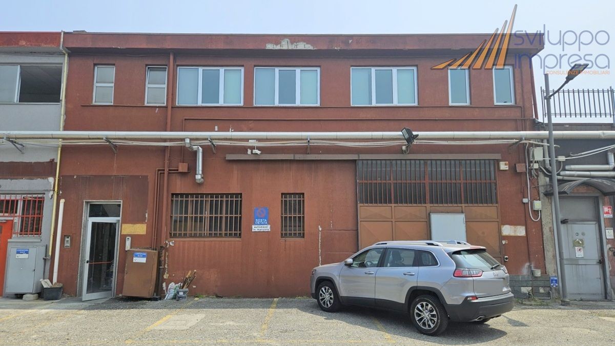 CAPANNONE IN COMPLESSO ARTIGIANALE IN VENDITA A SESTO SAN GIOVANNI