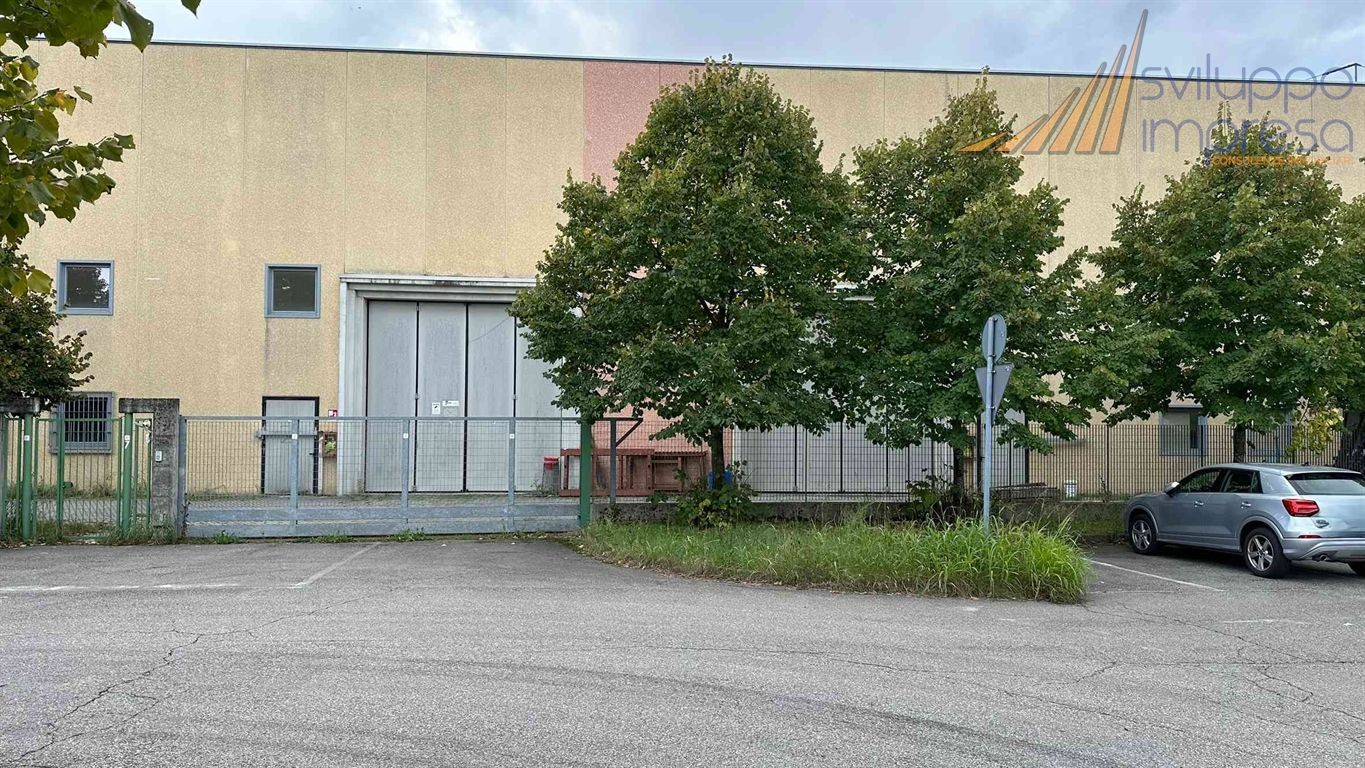 CAPANNONE CON UFFICIO IN VENDITA A DESIO