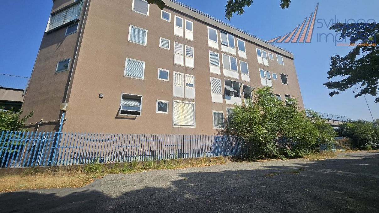 PALAZZINA UFFICI INDIPENDENTE IN VENDITA A COLOGNO MONZESE