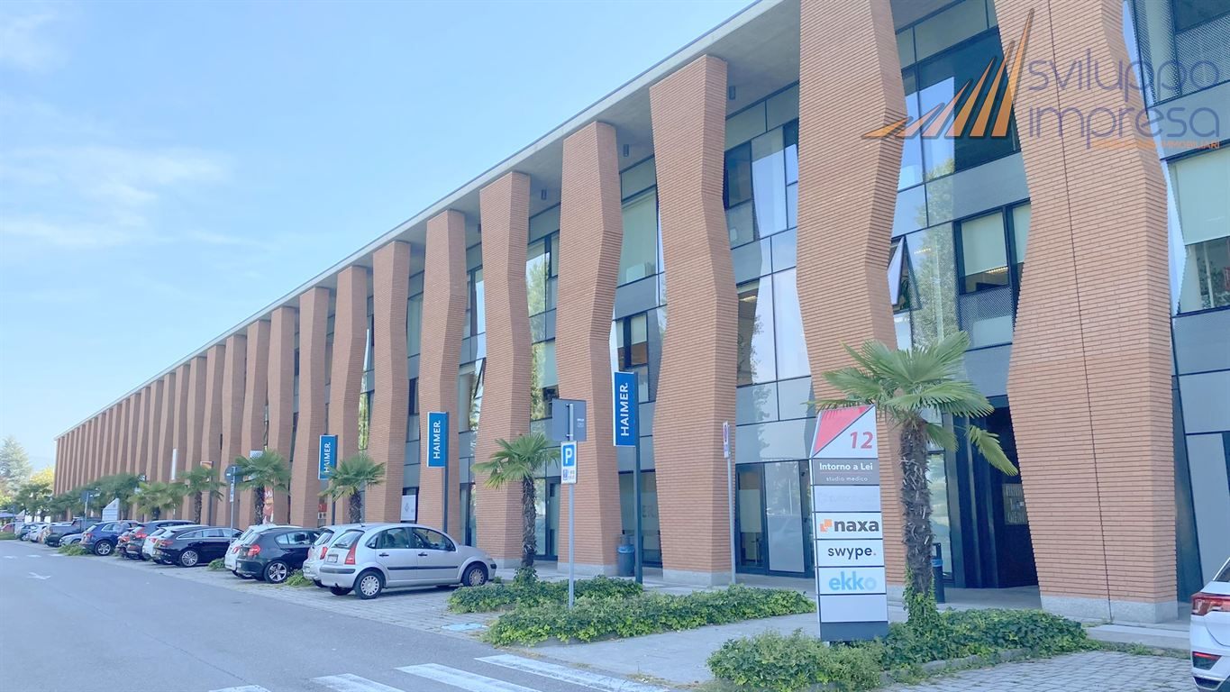 UFFICIO IN CENTRO DIREZIONALE IN AFFITTO A BERNAREGGIO