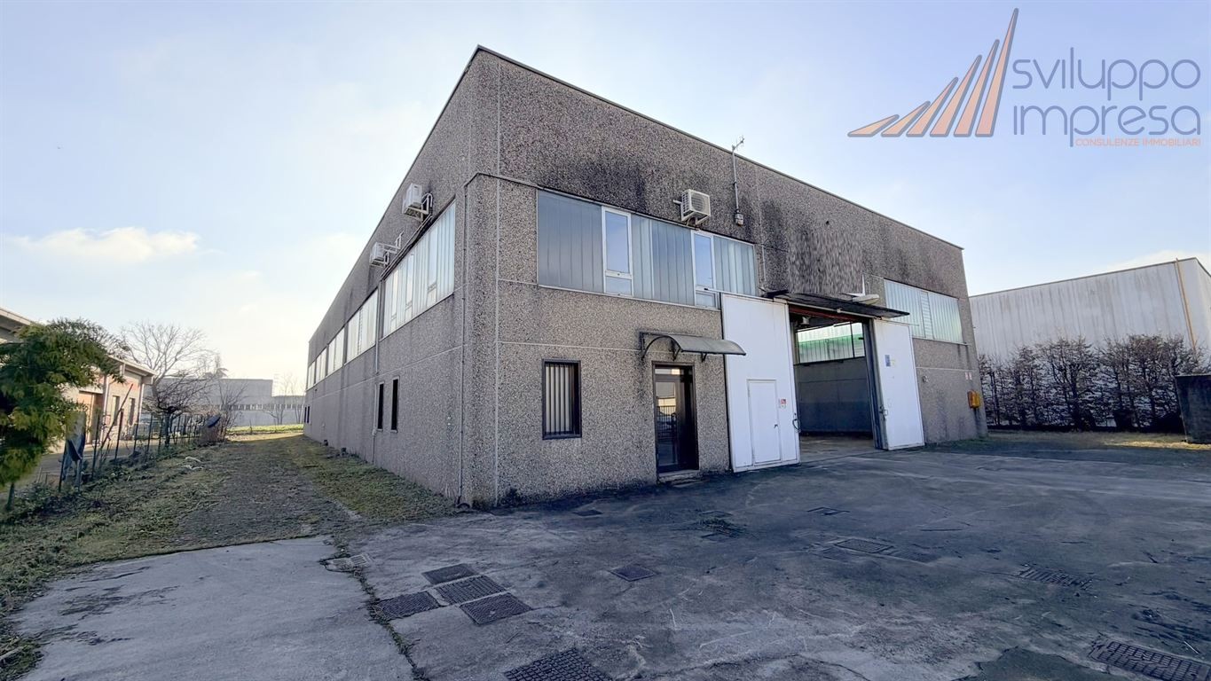 CAPANNONE CON UFFICI IN AFFITTO A SULBIATE