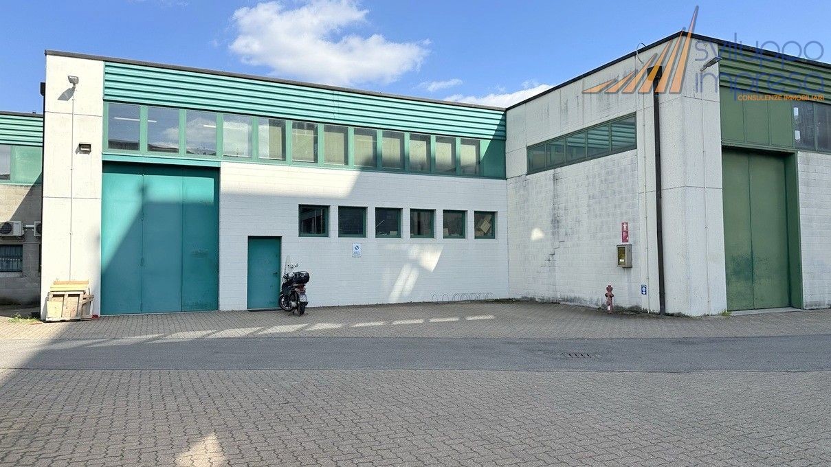 CAPANNONE IN QUARTIERE ARTIGIANALE IN VENDITA A MILANO