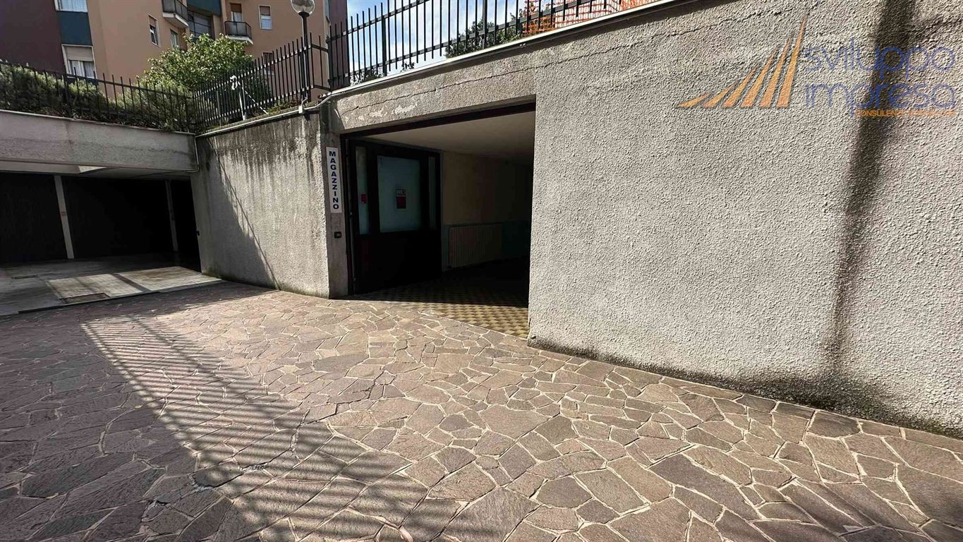 LABORATORIO MAGAZZINO IN VENDITA A MONZA