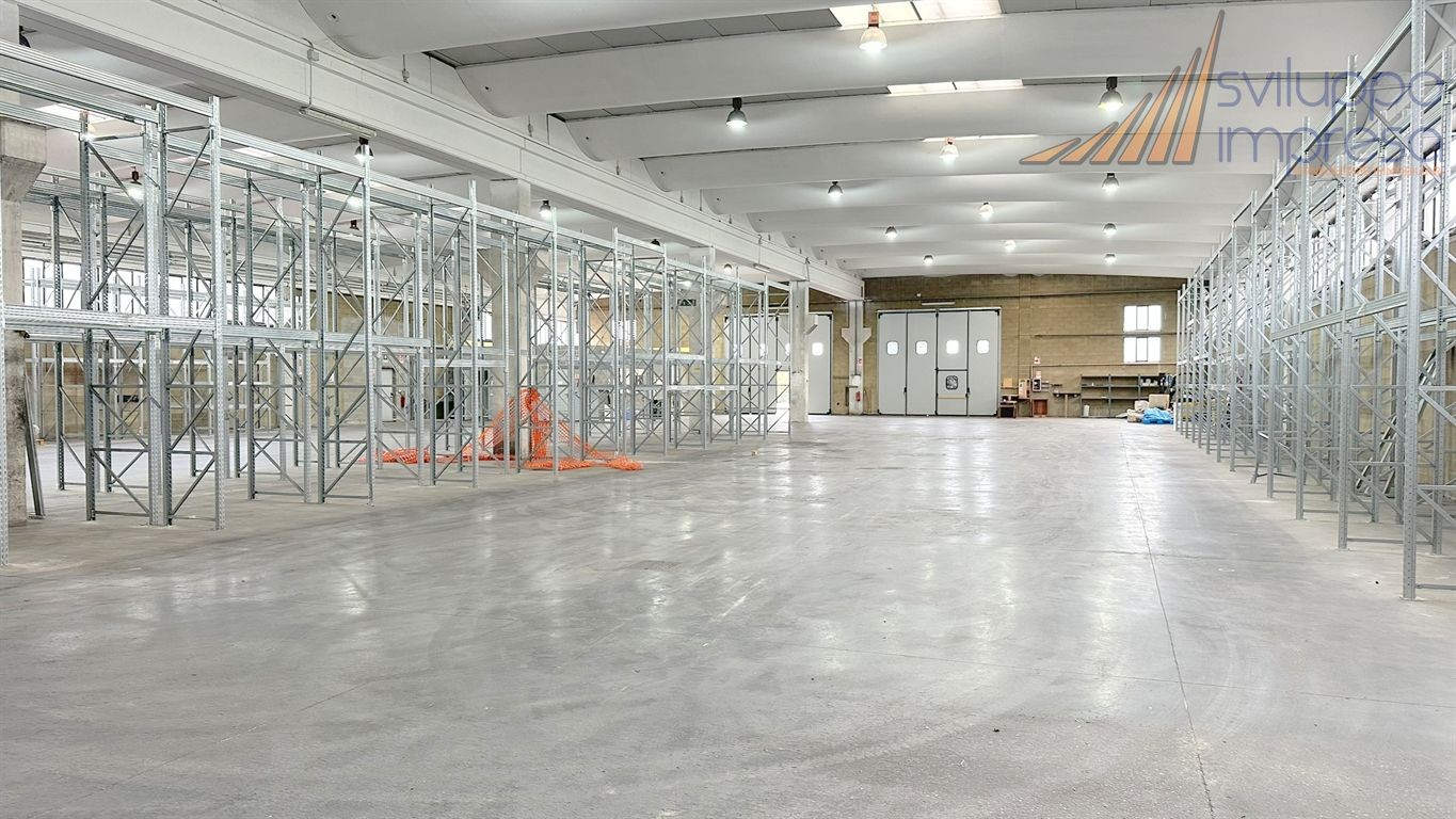 CAPANNONE CON PALAZZINA UFFICI IN AFFITTO