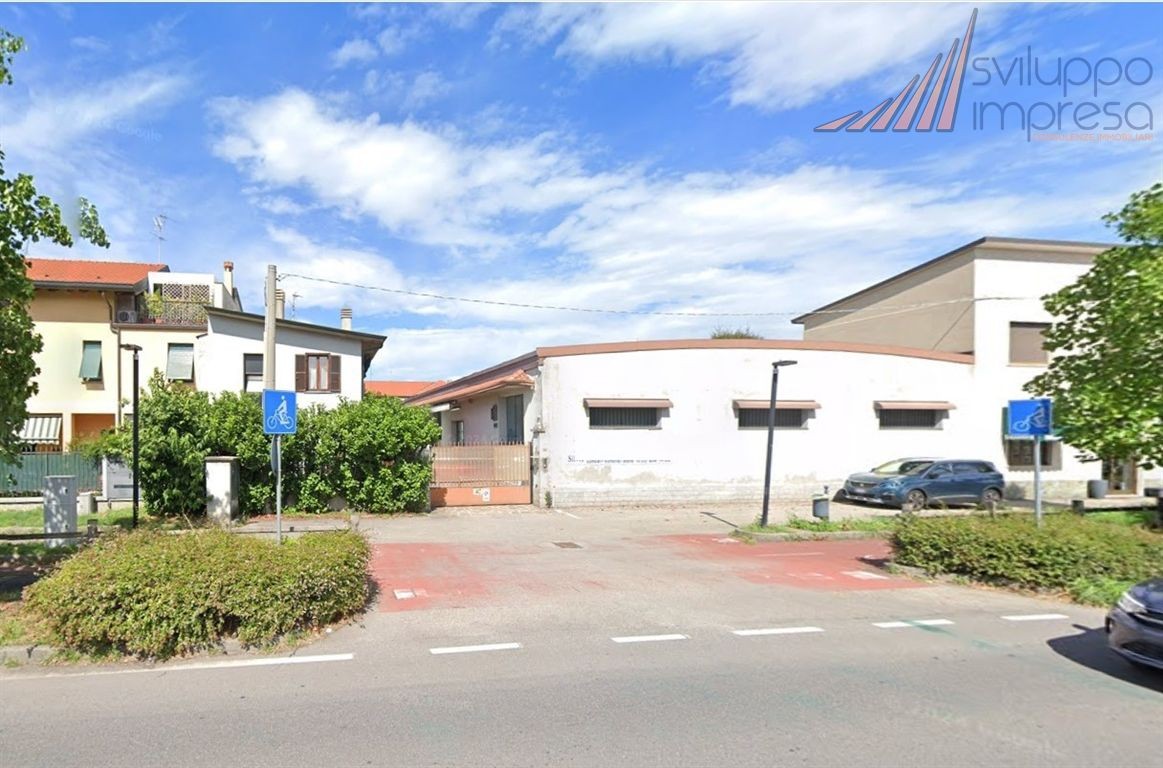 CAPANNONE INDIPENDETE IN VENDITA A MUGGIO'