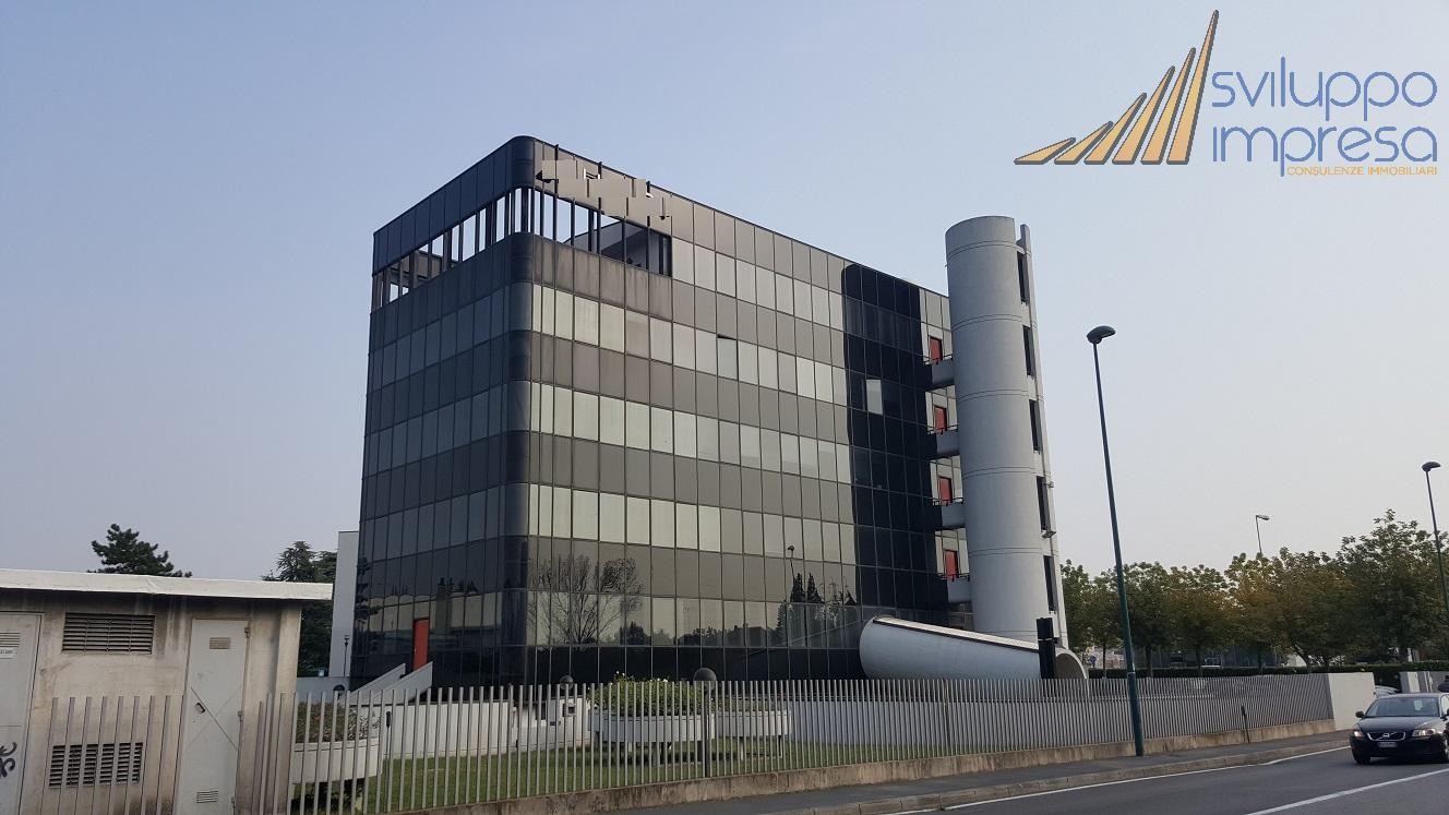 UFFICIO IN AFFITTO A COLOGNO MONZESE